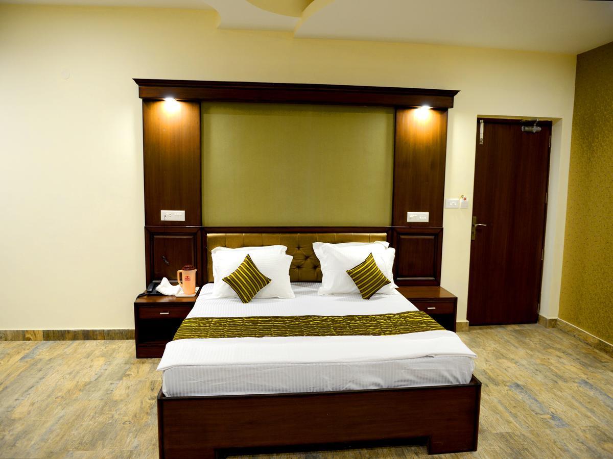 Anurag Hotel Katra  Buitenkant foto