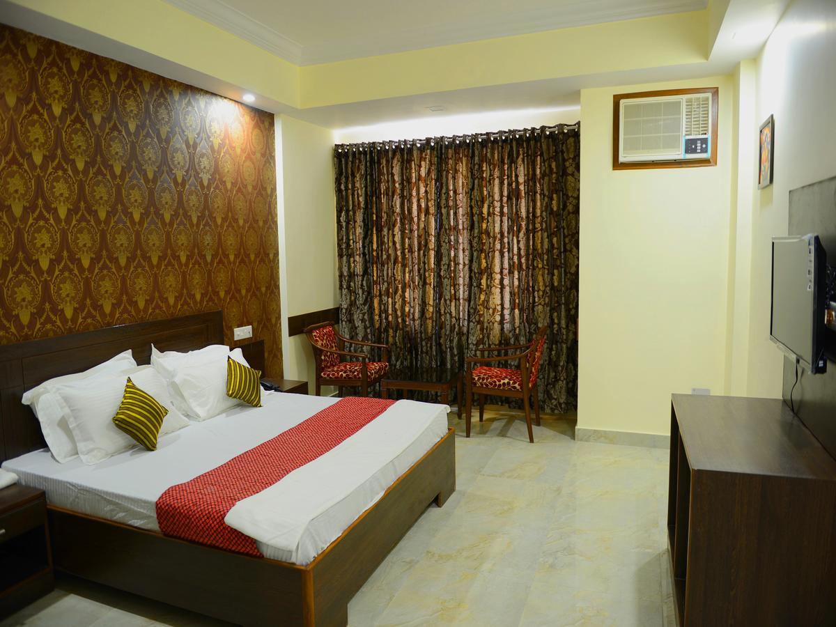 Anurag Hotel Katra  Buitenkant foto