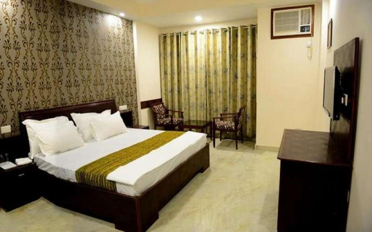 Anurag Hotel Katra  Buitenkant foto